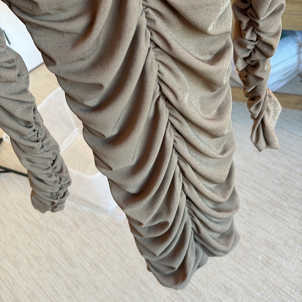 Astr Brown Ruched Mini Dress - Picture 6 of 8